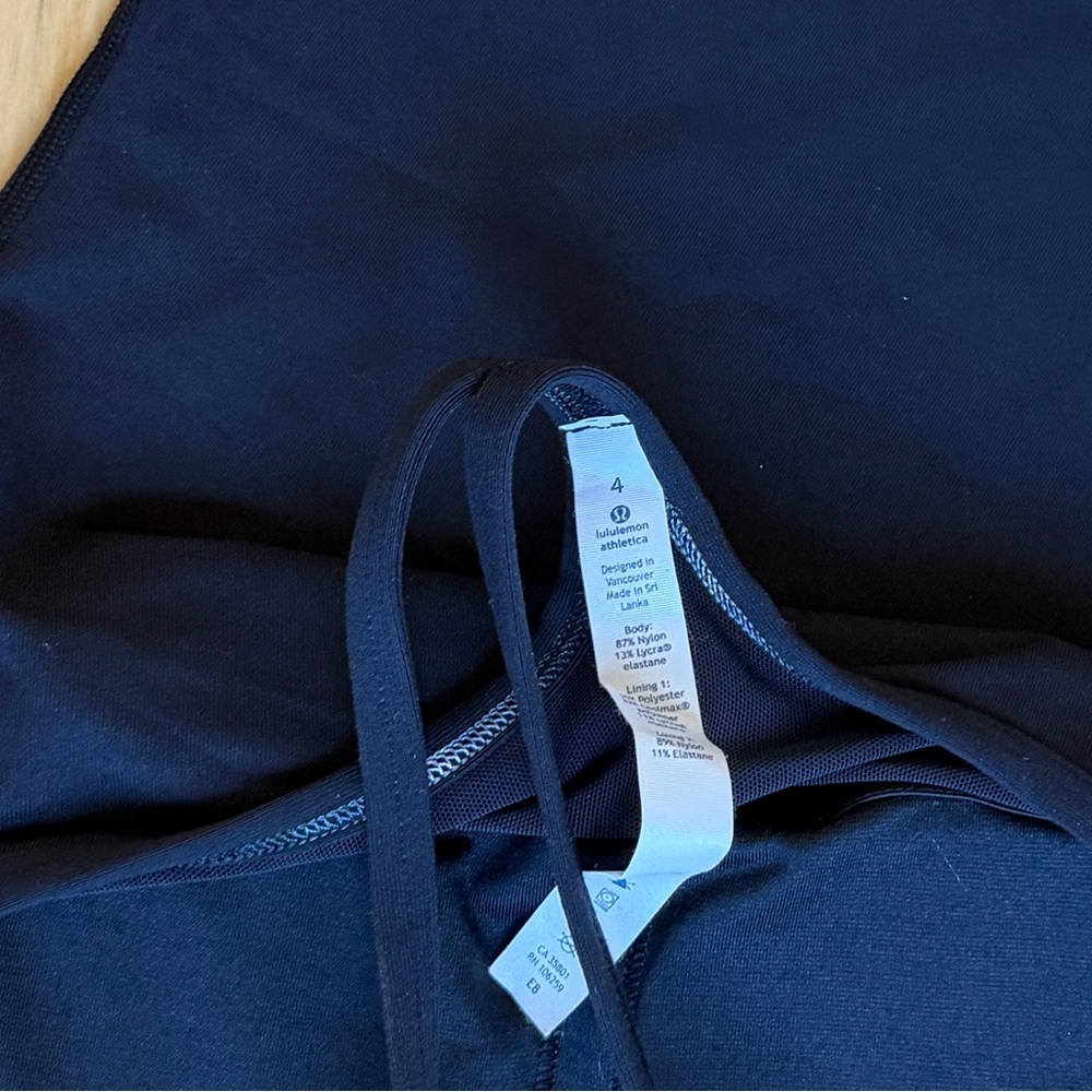 Lululemon Power Y Tank Size 4 Black NWT - Picture 6 of 6